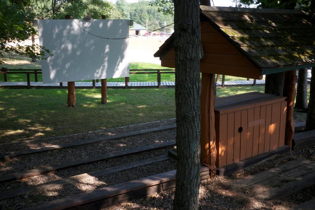 Arrowhead Camping Resort Loft Cabin 22 Douglas Center Exterior foto